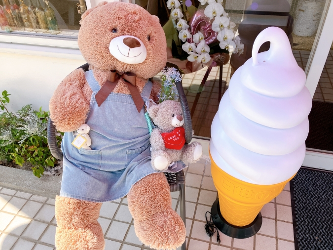 シフォンリトルキング　入口のマスコット