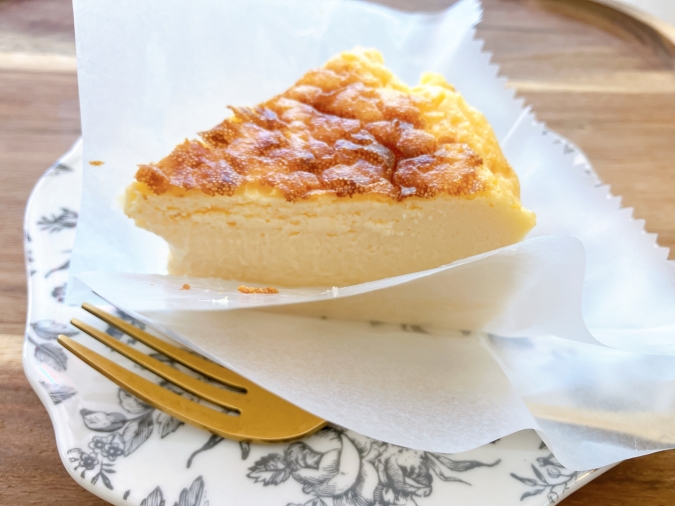 シフォンリトルキング　バスクチーズケーキ