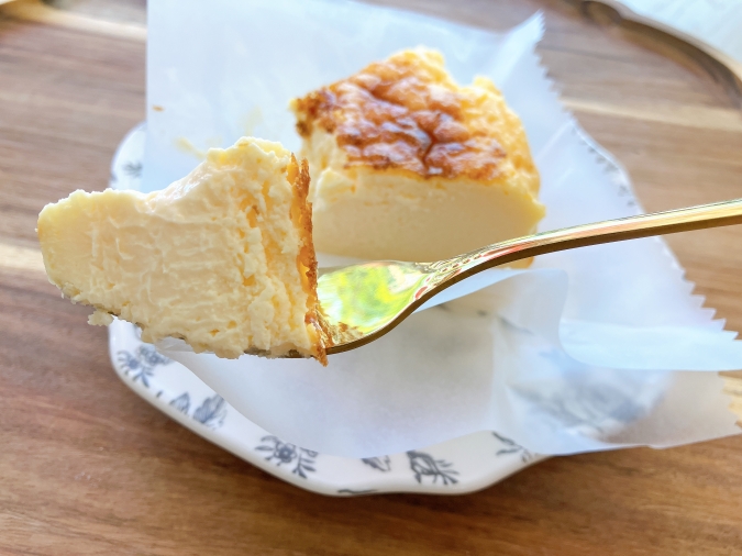 シフォンリトルキング　バスクチーズケーキ