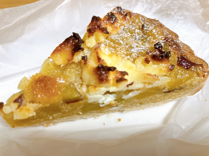 シフォンリトルキング　おいもとクリームチーズタルト