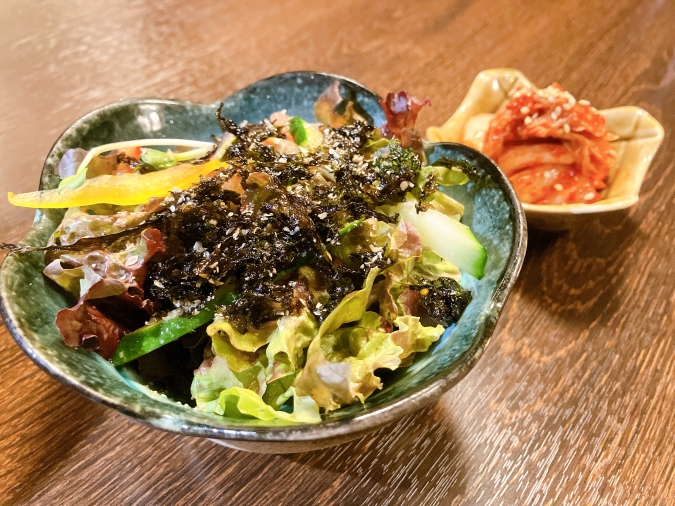 行橋ホルモン隆庵　チョレギサラダ・キムチ