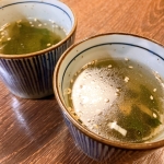 行橋ホルモン隆庵　わかめスープ