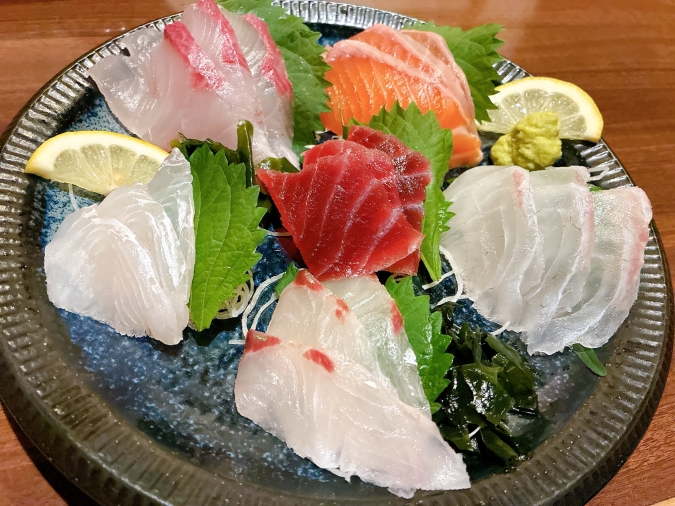 うおism　お造りの豪華盛り合わせ