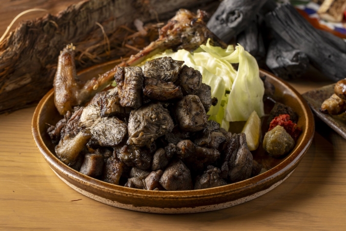 いけすと炭と薪焼と 博多 とりとりと　地鶏