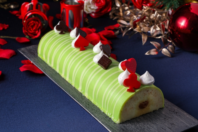 ヒルトン福岡シーホーク「アリスのクリスマス晩餐会」てんてこまいのトランプ兵