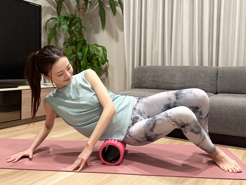 坂井汐梨フォームローラー下半身痩せストレッチ
