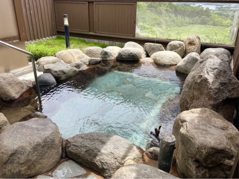ひがしせふり温泉 山茶花の湯 岩の湯　露天風呂