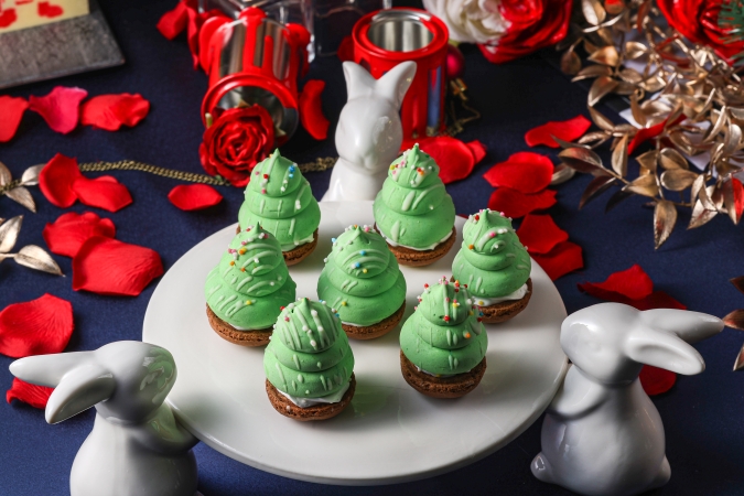 ヒルトン福岡シーホーク「アリスのクリスマス晩餐会」ミニチュアの世界へようこそ