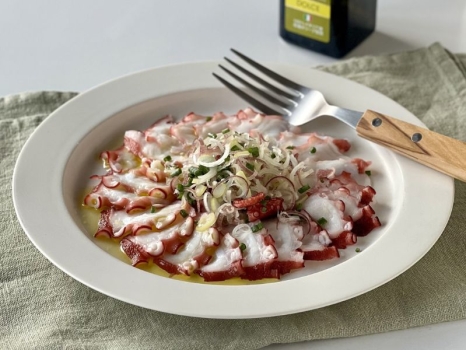 タコとみょうがのカルパッチョ