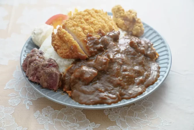カツカレー　　洋食屋 クラウン