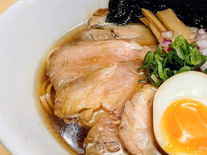 博多非豚骨なお人 博多デイトス店　高級のどぐろらぁ麵③