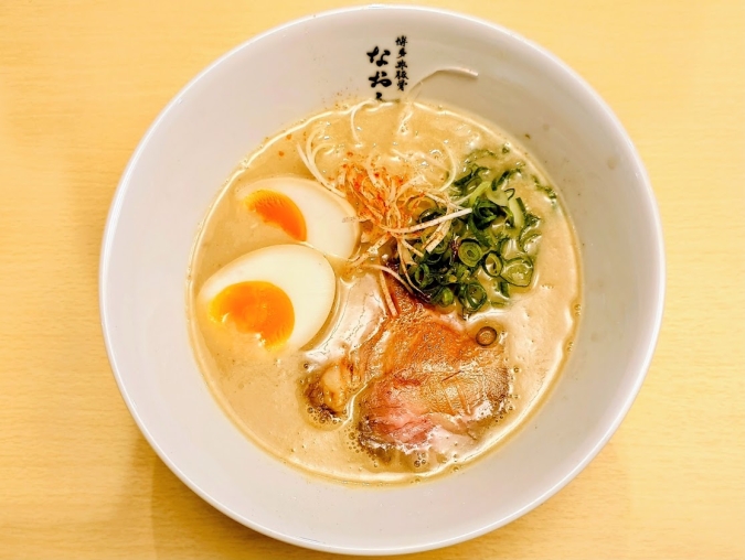 博多非豚骨なお人 博多デイトス店　なお鶏白湯らぁ麵➁