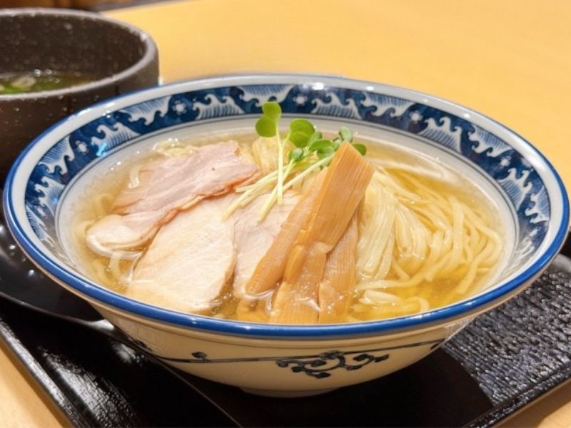 博多非豚骨 なお人 鶏出汁 のどぐろ昆布水つけ麺