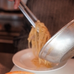 トラットリアダイエ　パスタ調理シーン