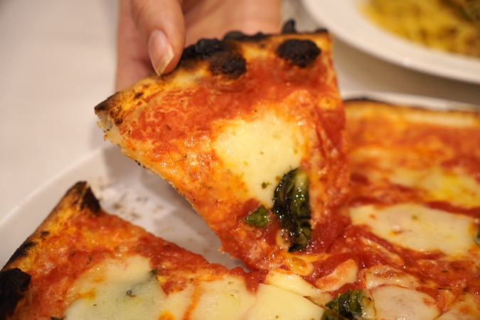 トラットリアダイエ　ピザ　スライス