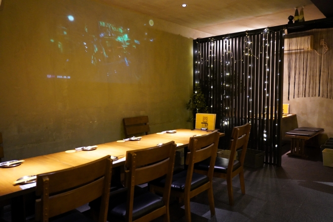 ホランイ　テーブル席