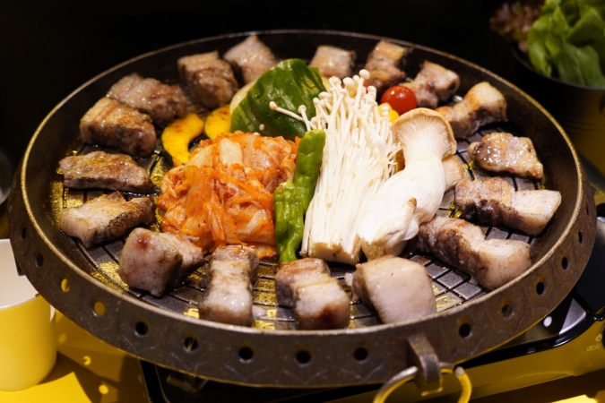 ホランイ　炭火焼きサムギョプサル