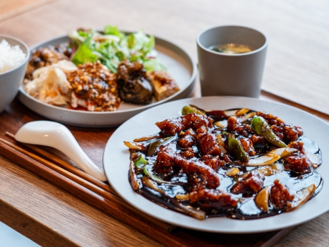 凛丹 toiet 黒酢スブタ定食