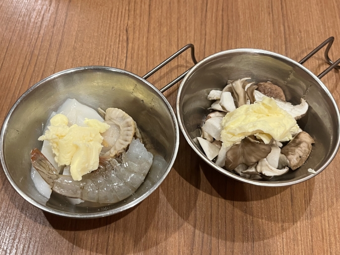 カルビ市場天神店 海鮮焼き盛り合わせ、海鮮ホイルバター焼き