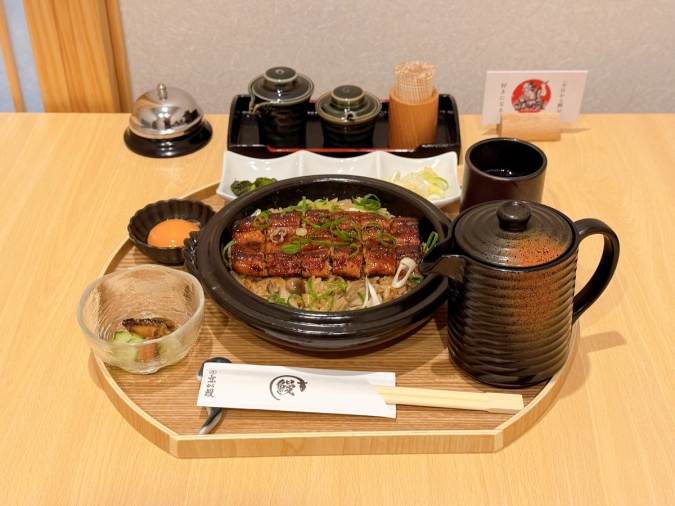 京から鰻　土鍋ご飯