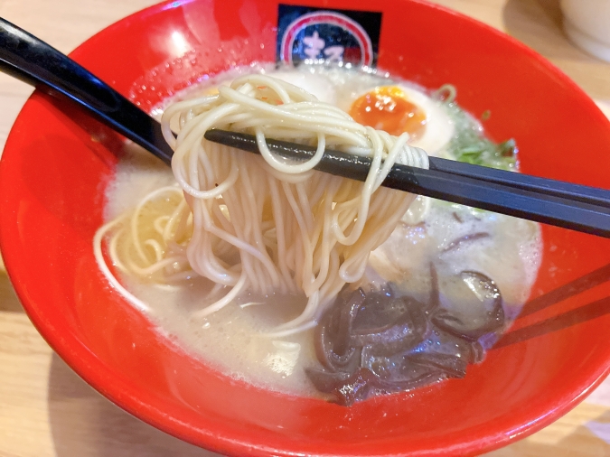 黒豚とんこつラーメン まるしん 行橋本店　味玉ラー麺