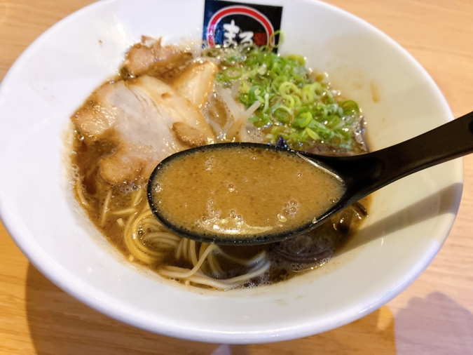 黒豚とんこつラーメン まるしん 行橋本店　黒まるラー麺