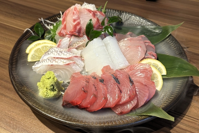 キッチンジョーズ　刺身盛り合わせ