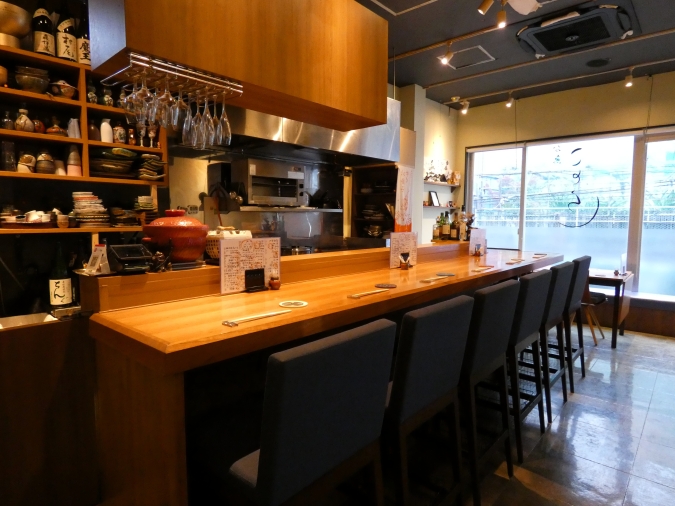 お魚ことら　カウンター席