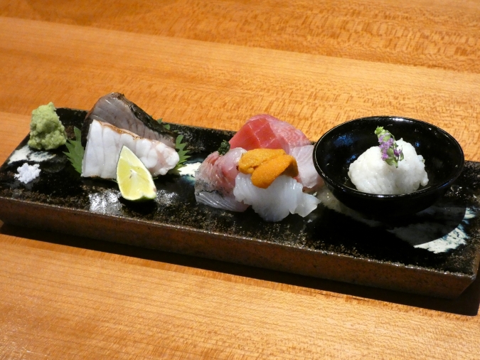 お魚ことら　刺身盛り合わせ