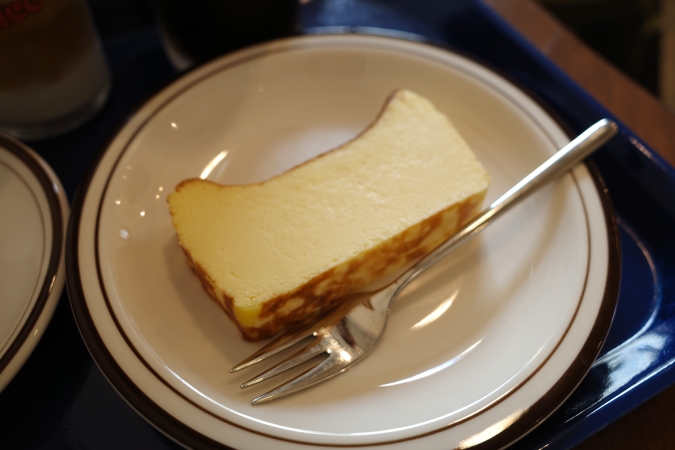 インヘンスコーヒー　バスクチーズケーキ