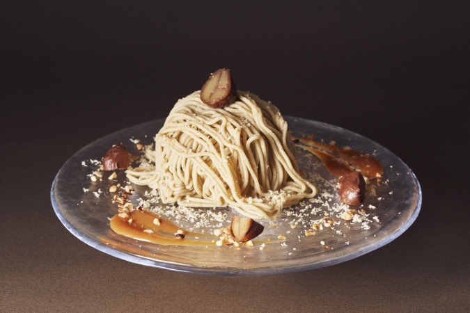 カフェ＆ブックス ビブリオテーク　和栗の“生”モンブラン 五層の口どけ