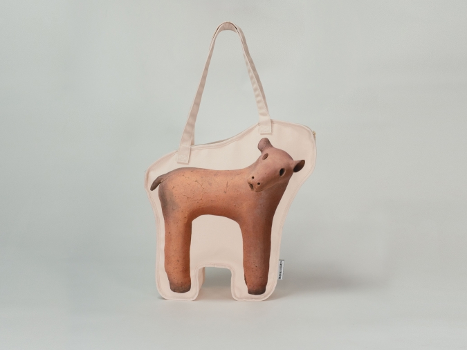 九州国立博物館20周年記念グッズ　抱える！埴輪鹿トートバッグ