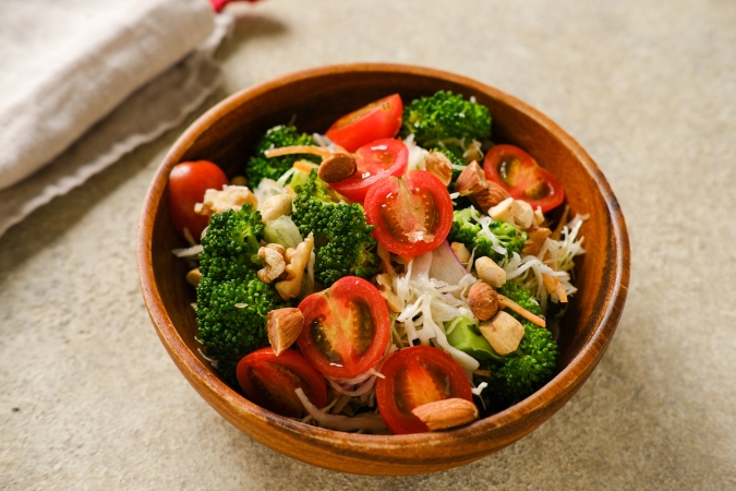 Yuuさんレシピ　ブロッコリーとナッツのグリーンサラダ