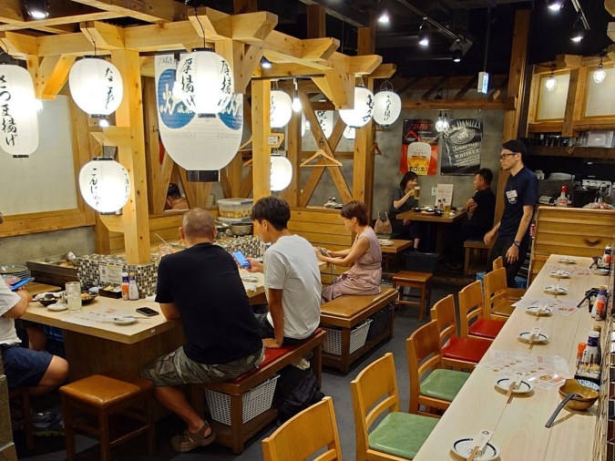 炉端とおでん呼炉凪来 天神店 内観➁