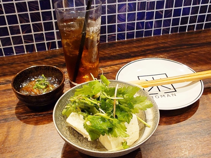 大衆炉端こめろまん。薬味ミックス冷奴