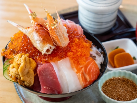 塚本鮮魚店 本店 極上海鮮丼