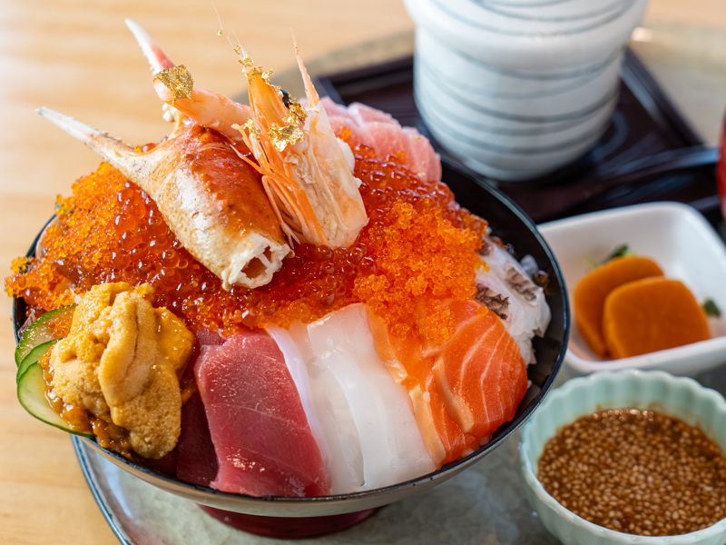 塚本鮮魚店 本店 極上海鮮丼