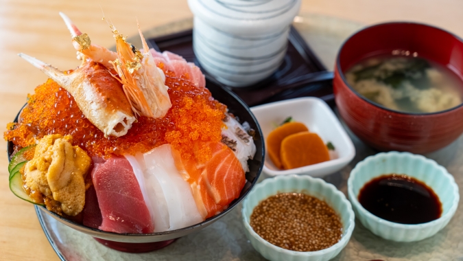 塚本鮮魚店 本店 極上海鮮丼