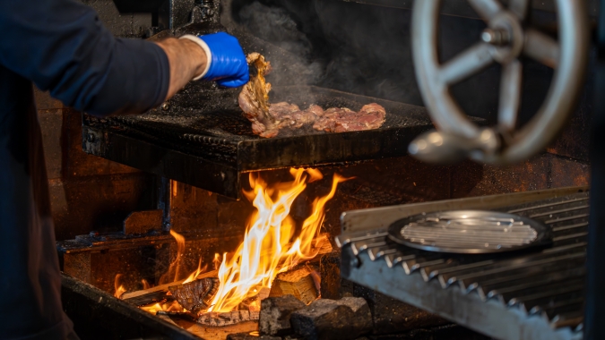 Restaurant &Grill Nine Doors 薪火調理