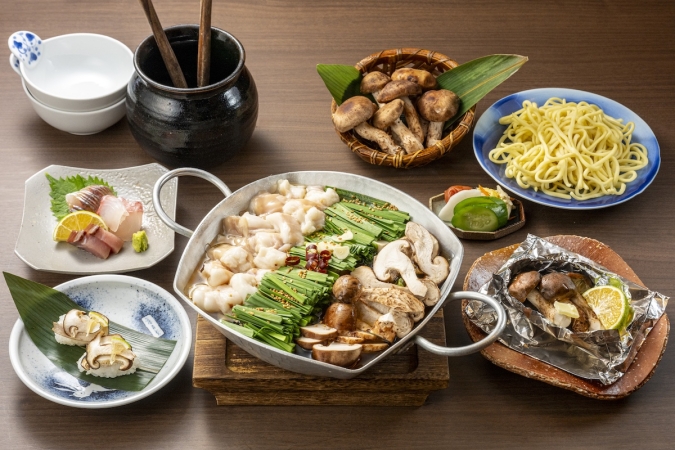 住吉日本料理Koga　松きのこもつ鍋