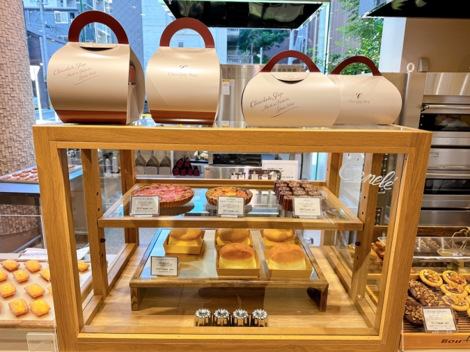 チョコレートショップ 本店　ショーケース