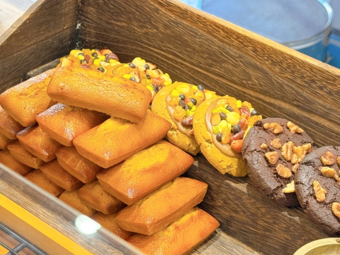 チョコレートショップ 本店　フィナンシェ