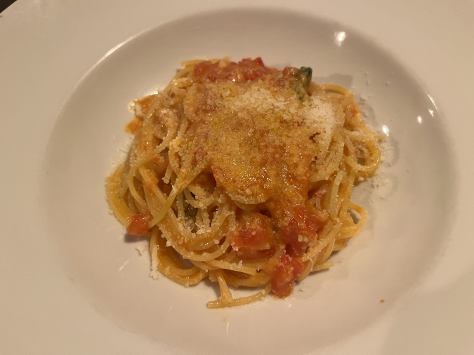 La Terra（ラテッラ）フルーツトマトとバジルのシンプルなトマトソースパスタ