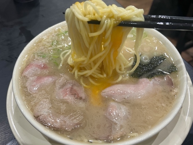 中洲川端きりん 全部載せ豚骨ラーメン