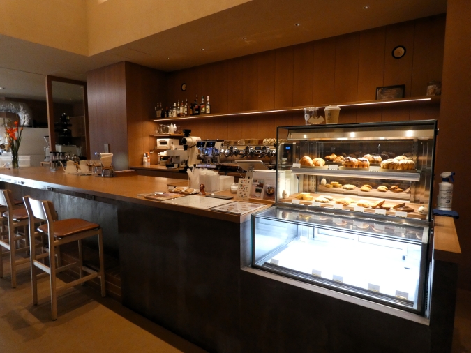 sym coffee roasters　店内　カウンター席