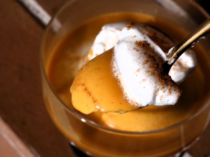 sym coffee roasters　かぼちゃプリン　すくった様子