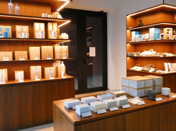 ブルーボトルコーヒー 福岡天神カフェ 物販スペース