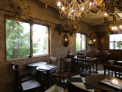TEA ROOM flower bird　店内