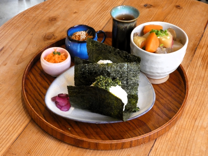 まごわcafeはな　おむすびプレート