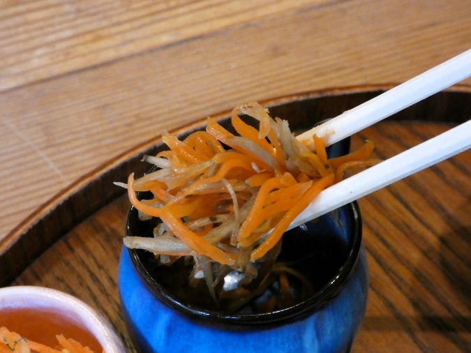 まごわcafeはな　きんぴら　持ち上げ